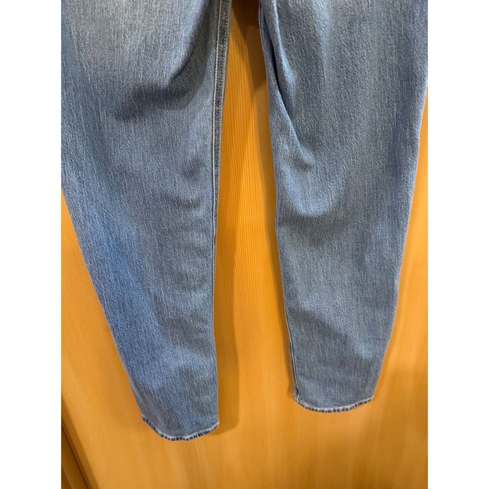 Old Navy Wow Boyfriend Jeans Light Wash Mid Rise Size 6 Blue Straight Leg Denim - Picture 7 of 8